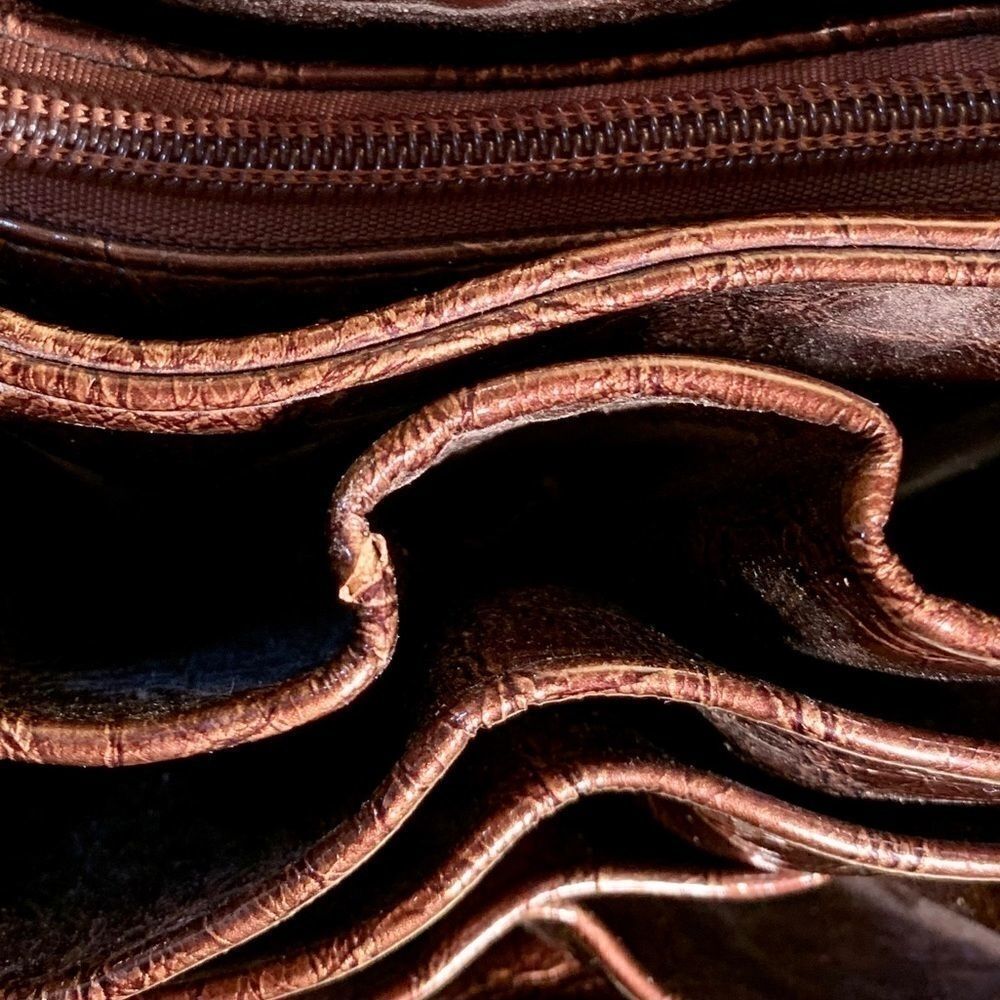 Large Brown KYA Shoulder Bag with Large Design - Picture 3 of 8